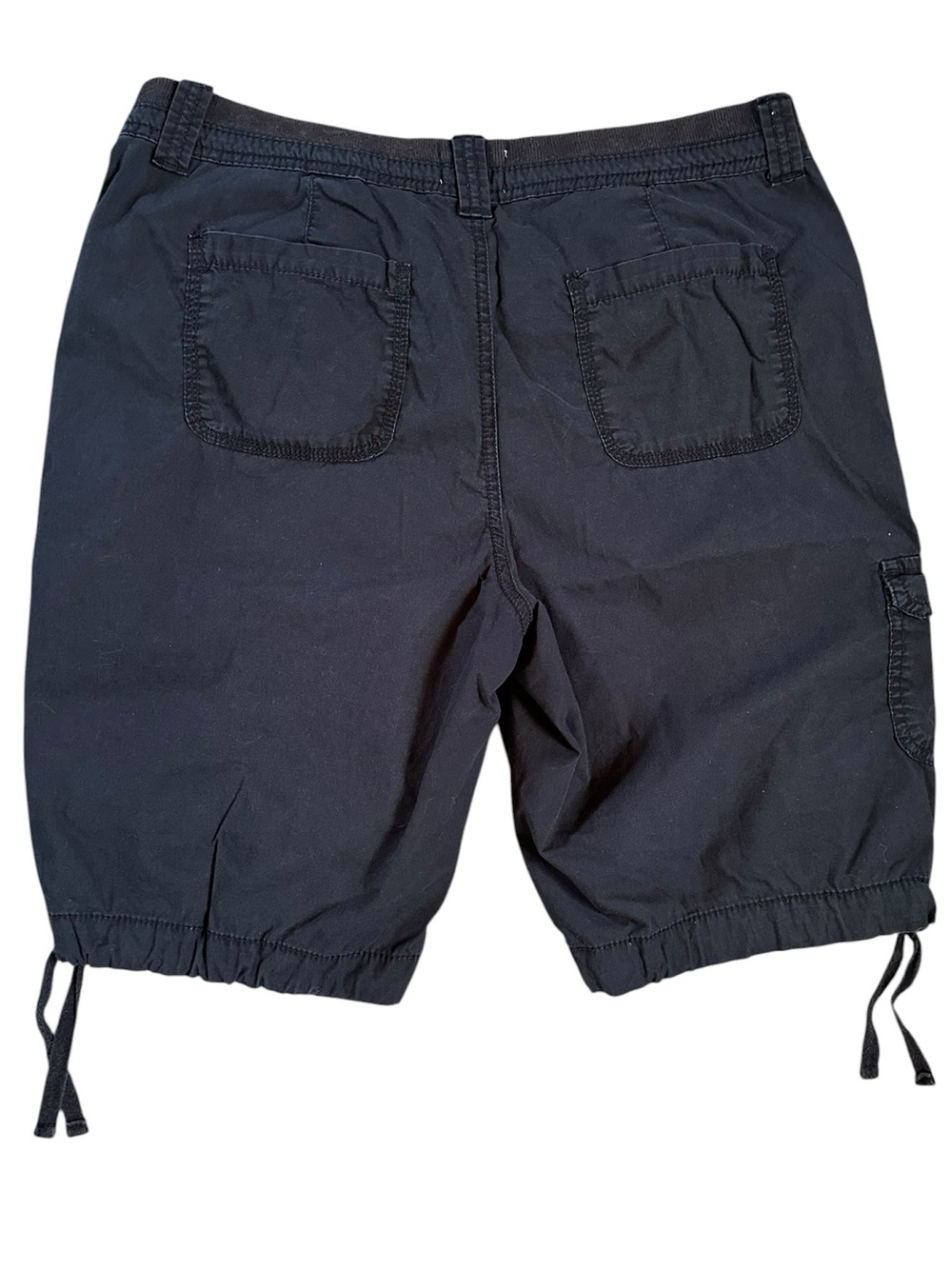 ST. JOHN’S BAY black stretch cargo bermuda shorts size 8 - Picture 5 of 5